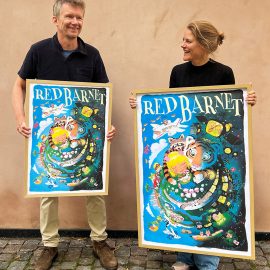 Jens Martin Strid og Johanne Schmidt-Nielsen med plakater 1000×1000 Jens Martin Strid og Johanne Schmidt-Nielsen med plakat